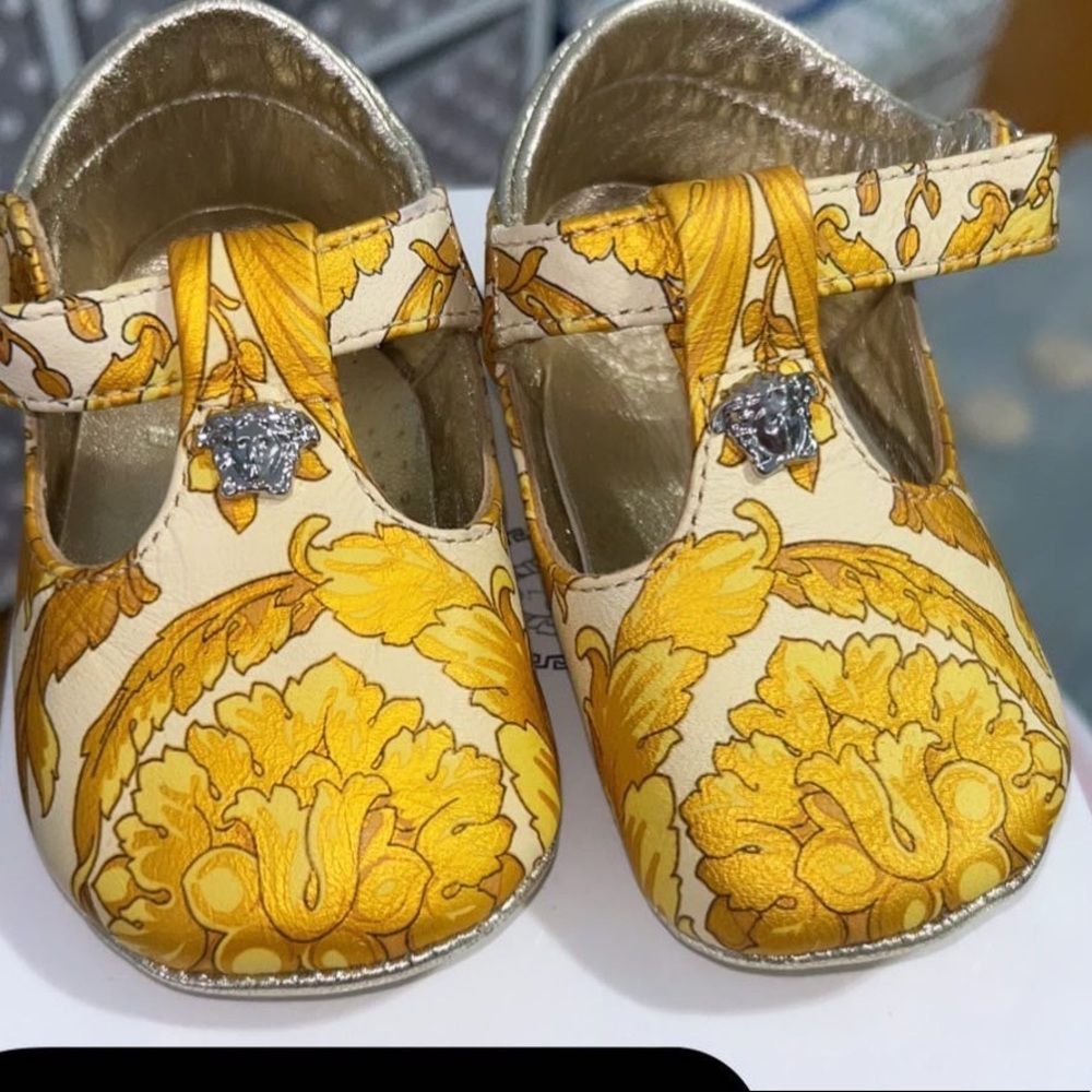 versace baby shoes 3-6 months old